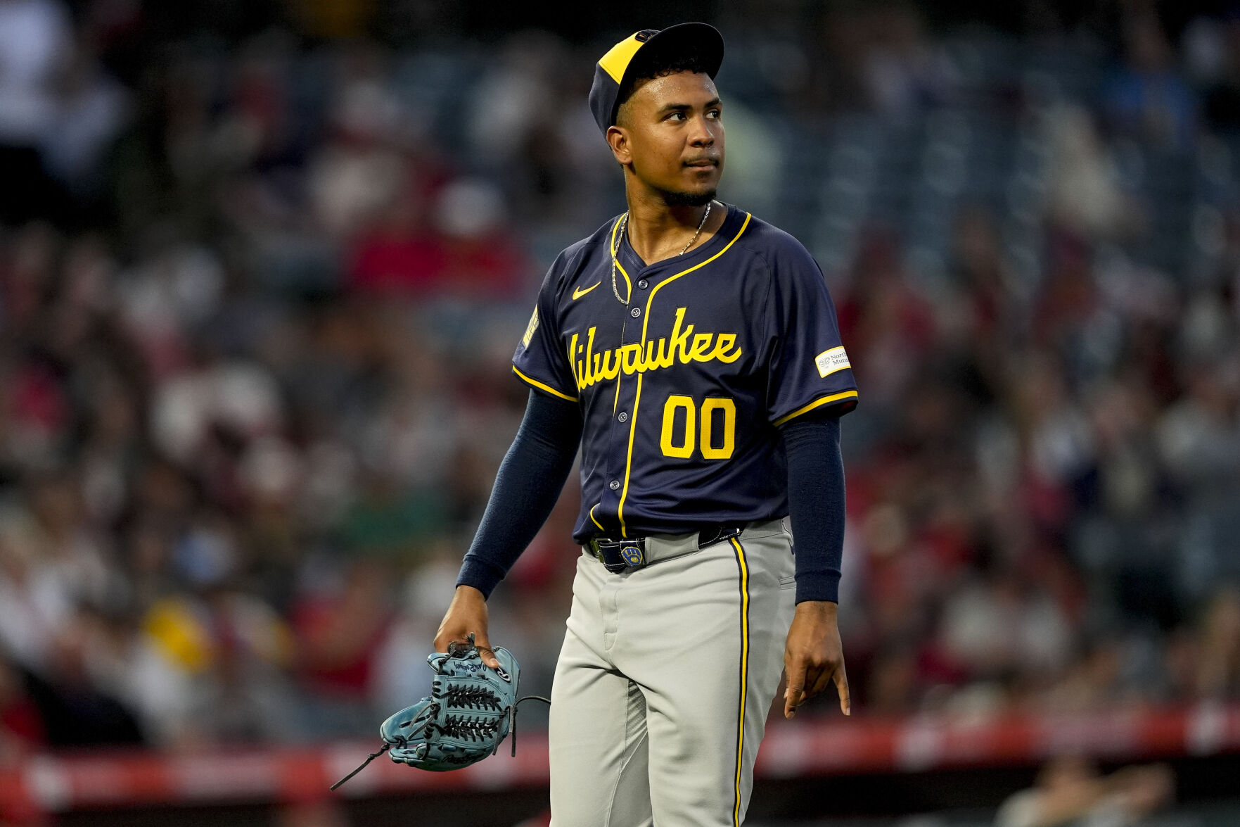 Brewers kick off California trip with loss to Angels after failing to capitalize late
